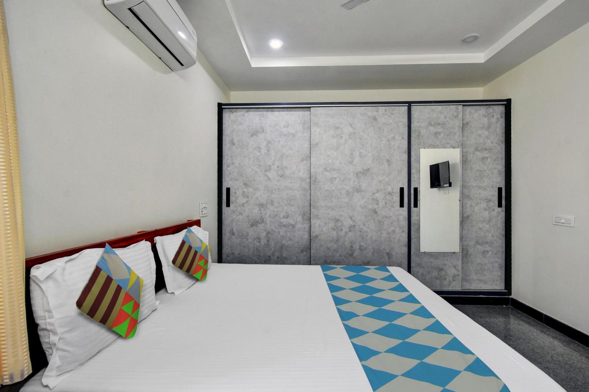 Oyo Home Msr Guest Inn Homestay Nellore Buitenkant foto