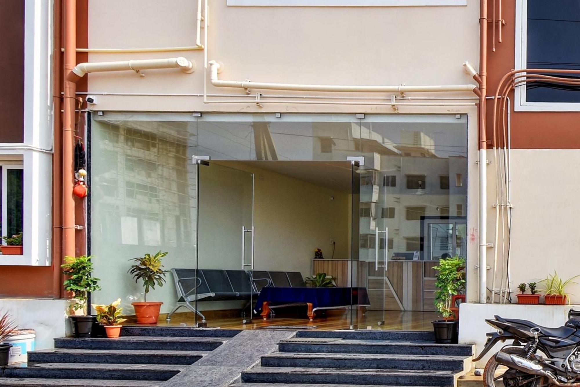 Oyo Home Msr Guest Inn Homestay Nellore Buitenkant foto